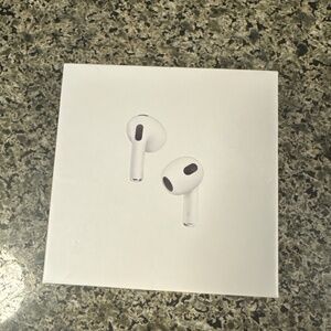 Apple airpods 3rd generation with charging case